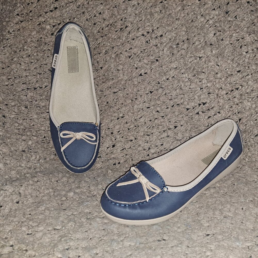 CROCS-#16209-Closed Toe Loafers With Bow-Blue/Tan-Sz 9-Near Mint